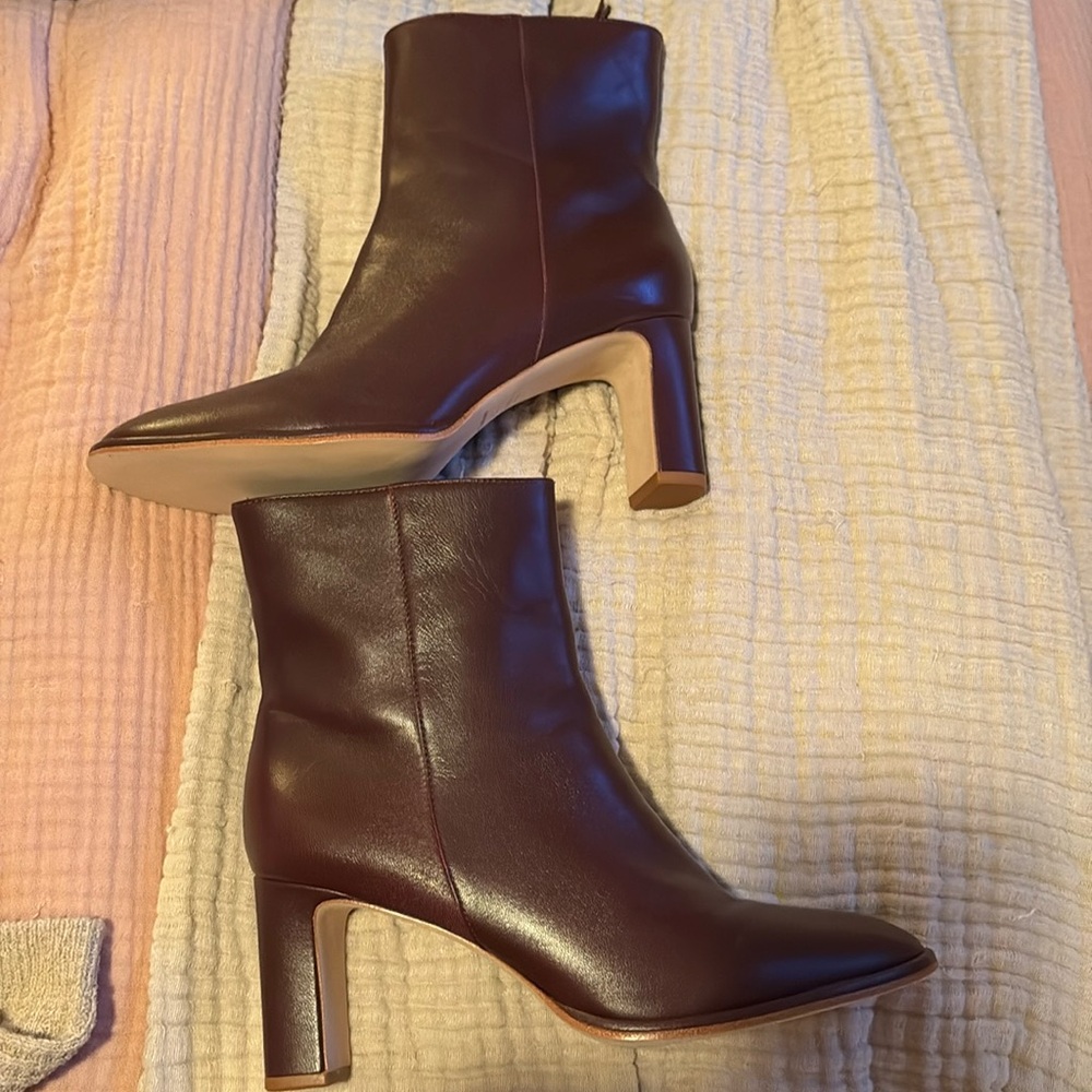 Reformation Gillian ankle boot, never worn